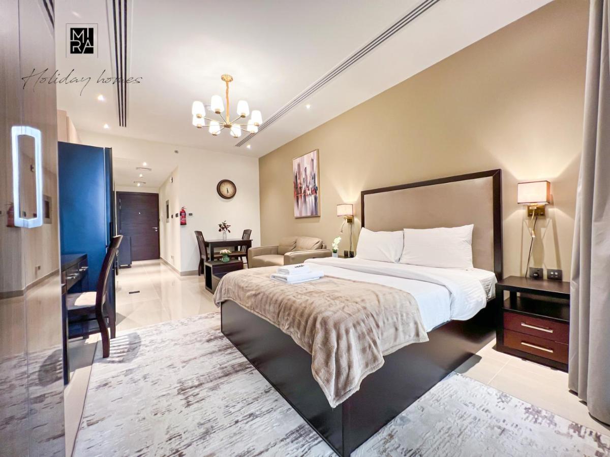 Mira Holiday Homes - Newly Furnished Studio In Downtown Дубай Екстериор снимка